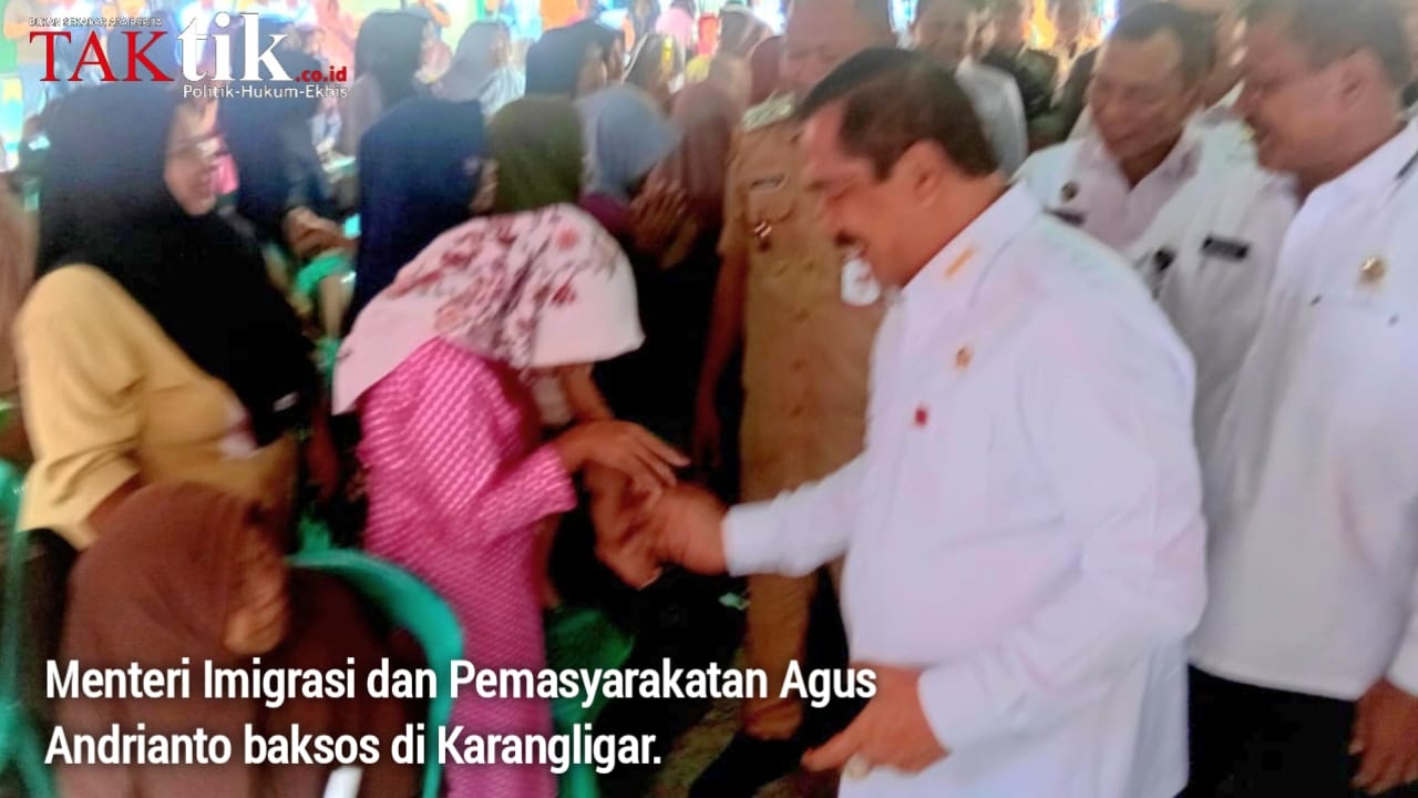 Menteri Imigrasi dan Pemasyarakatan Ajak Bupati Karawang untuk Hadir dan Bisa Berbuat di Area Banjir!