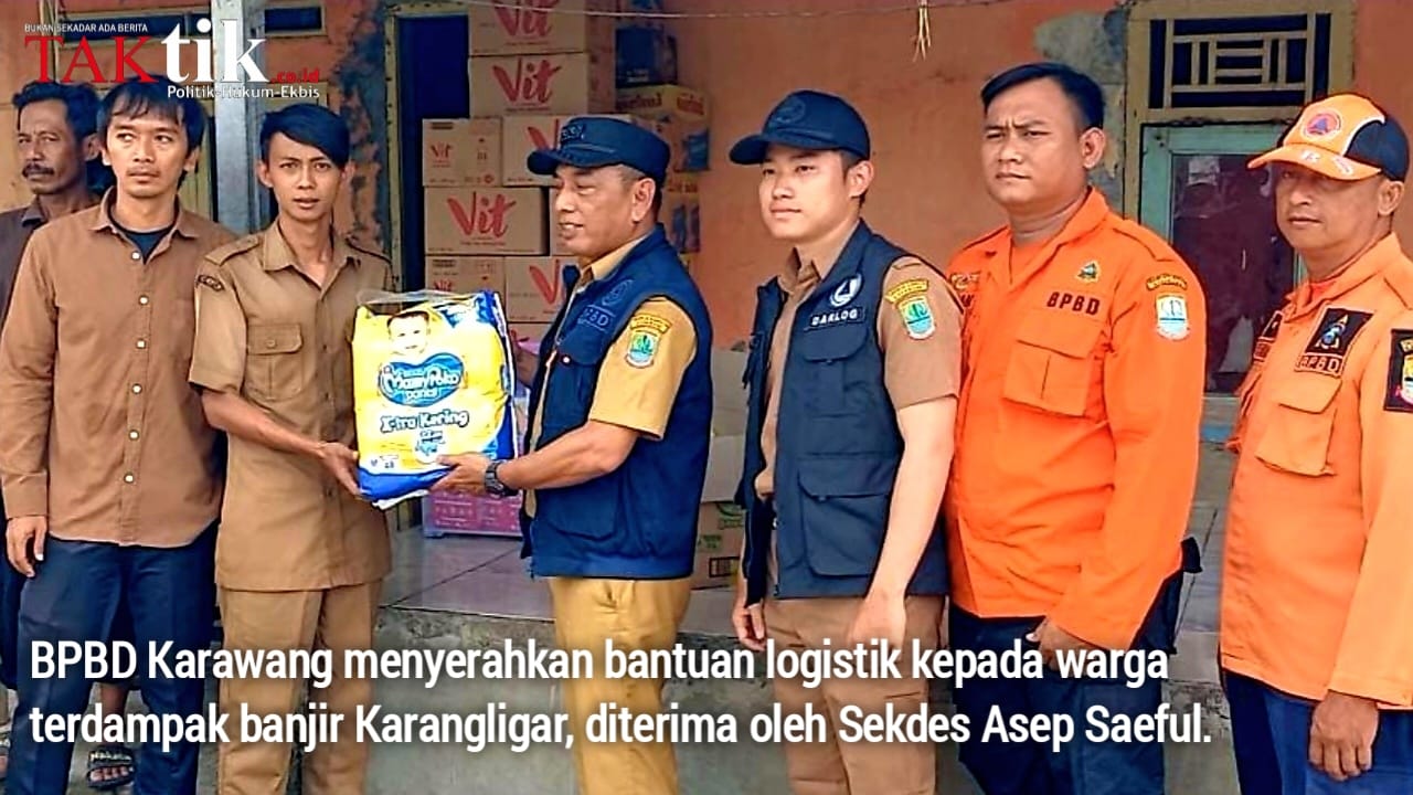 Setelah Satu Hari Satu Malam Warga di Pengungsian, Logistik dari BPBD Karawang Turun ke Lokasi Banjir